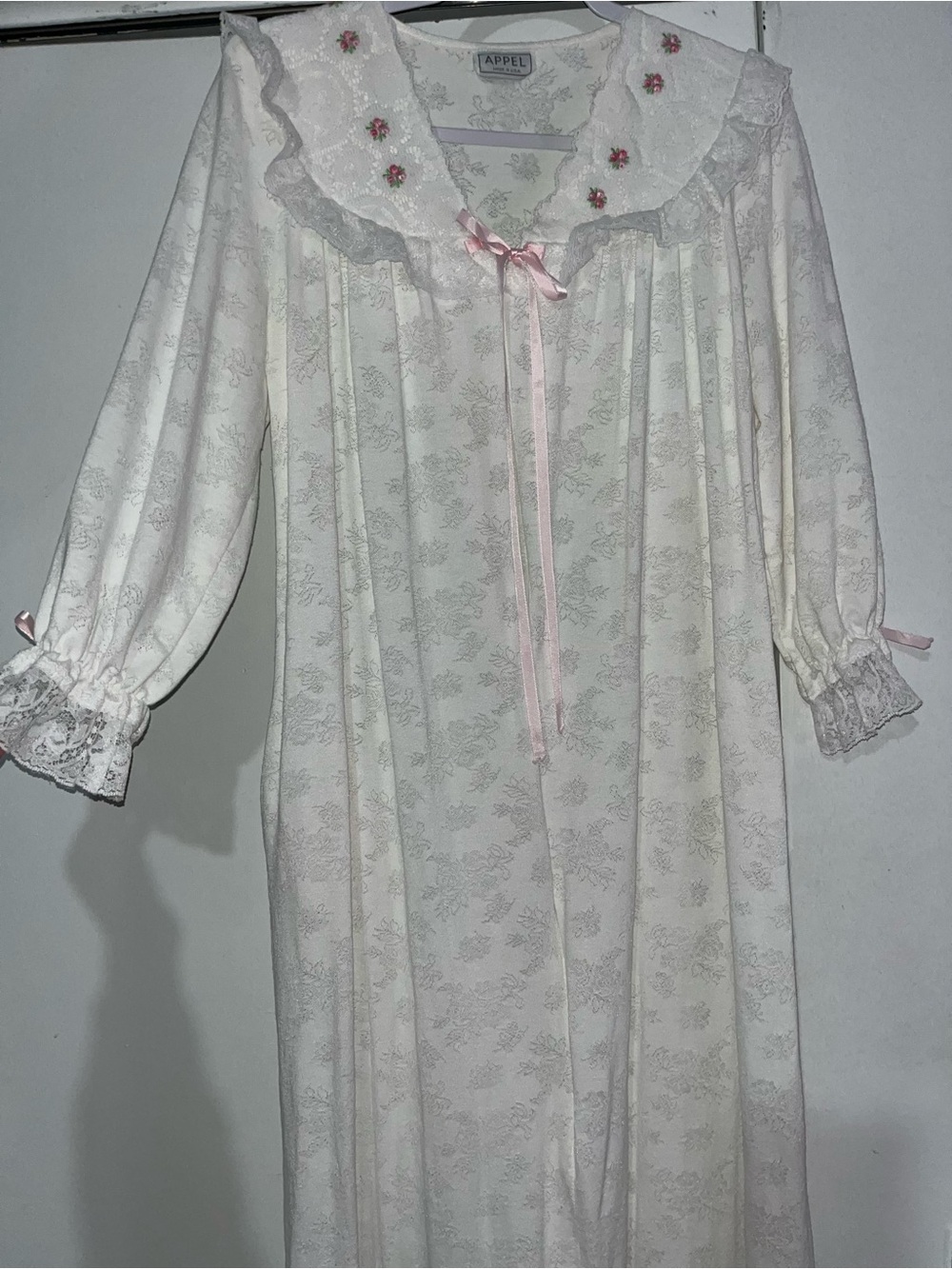 Appel Vintage Roses Lace & Ribbon Robe • Pointelle • Zipper Front • Maxi